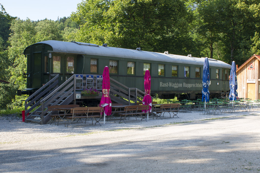 http://www.lokbahnhof-sonneberg.de/Fotos/Wagen.jpg
